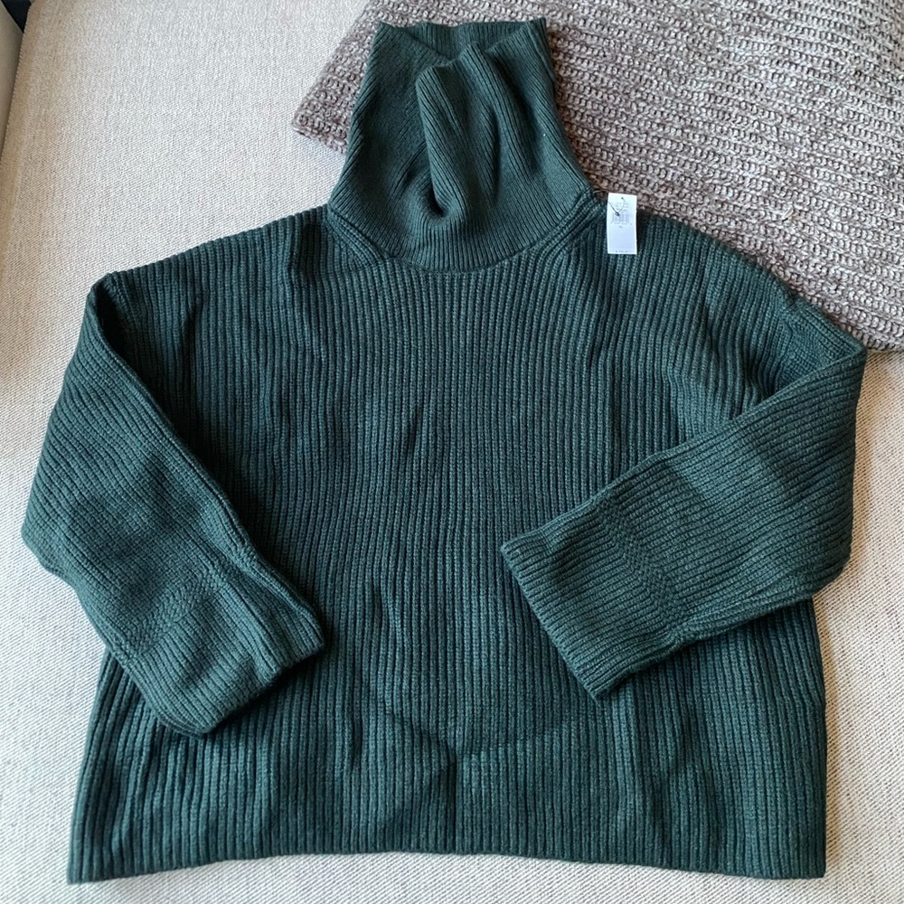 Banana Republic Factory Ribbed Turtleneck Sweater | Size XL